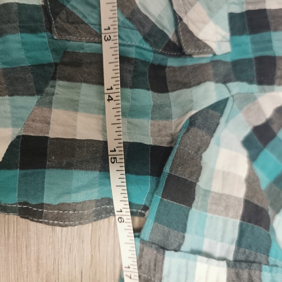 Gently used Marmot poplin shirt size small - Picture 6 of 8